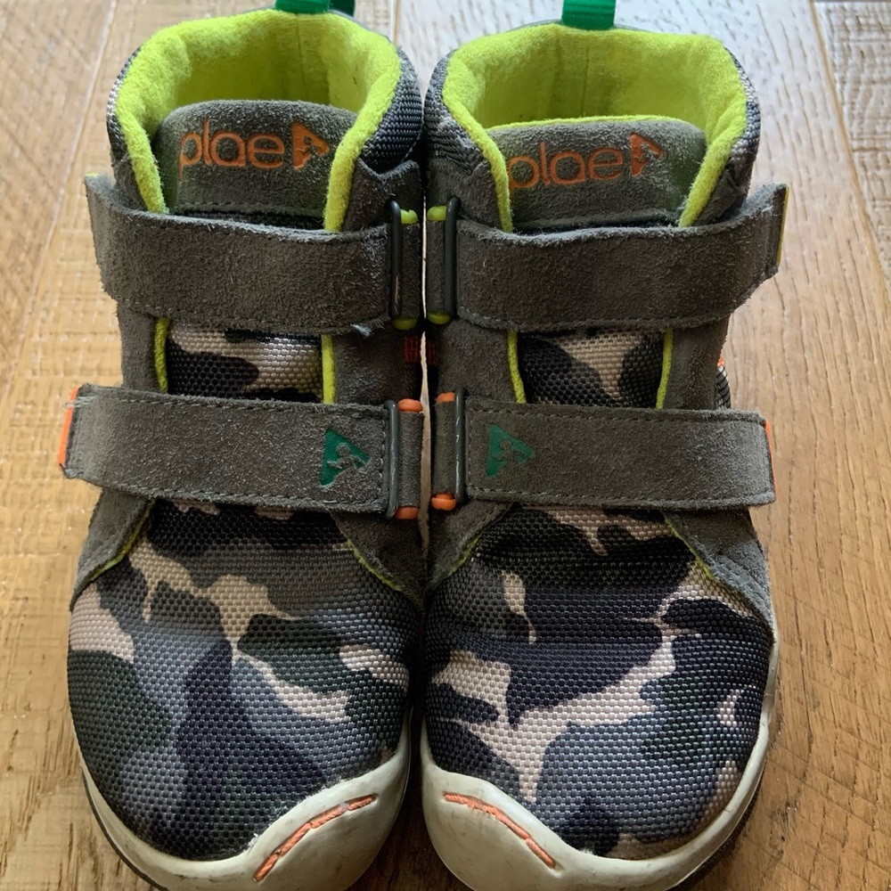 Plae boots